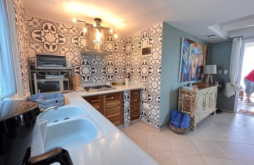 La Iglesia Apartment | Coquet Appartement à 50 Mètres de la Plage