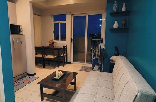 Bangkal Condo | Cozy 1-bedroom 40sqm twin condo unit with AC in delightful Makati City.