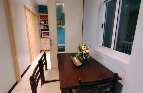 Bangkal Condo | Cozy 1-bedroom 40sqm twin condo unit with AC in delightful Makati City.