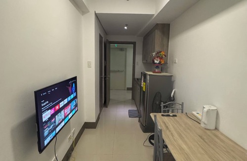 Highway Hills Condo | Cozy 1-bedroom condo with AC and WiFi in welcoming Mandaluyong