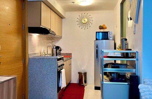 Guadalupe Condo | Cozy 1-bedroom condo in fantastic Cebu City with AC