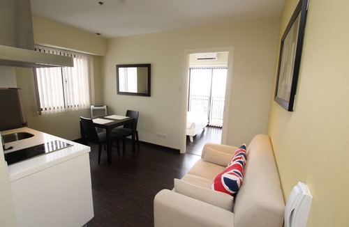 Downtown Apartment | Cozy 1-Bedroom unit @Knightsbridge 0711