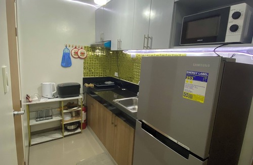 Paranaque Condo | Cozy 2-bedroom condo with AC in vibrant Parañaque