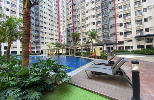 Paranaque Condo | Cozy 2-bedroom condo with AC in vibrant Parañaque