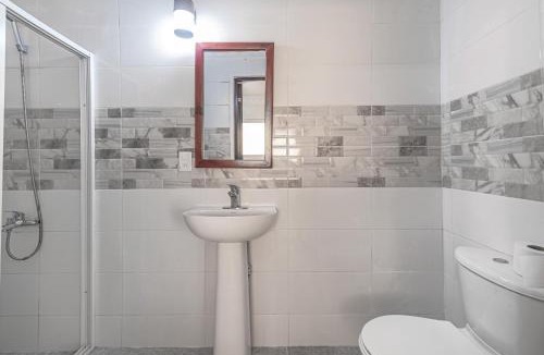 Corales del Sur Apartment | Cozy Apartment Near Airport Wi-Fi & Parking