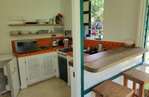 La Iglesia House | Cozy bungalow 5 minutes from the beach. Beautiful garden.