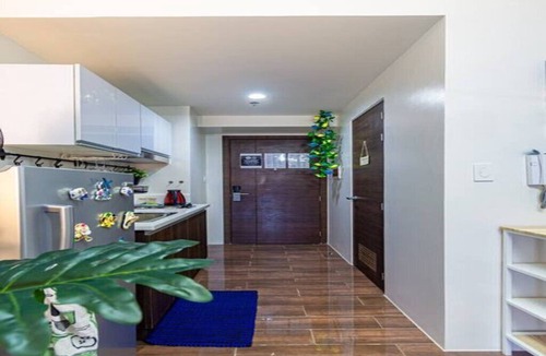 San Antonio Apartment | Cozy & Homy Tiny Holland in Makati 1BR Netflix internet 53 floor nice view
