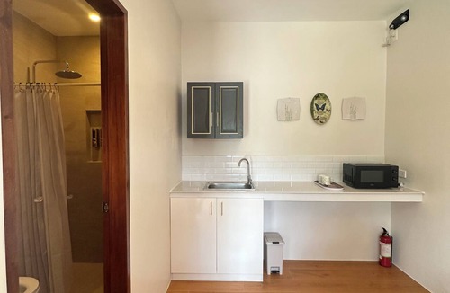 Panglao Apartment | Cozy Panglao Stay Close to Airport & Alona Beach