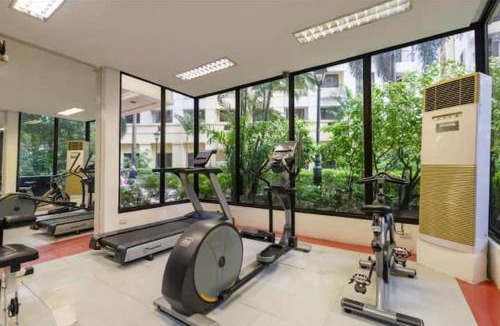 Bonifacio Global City Apartment | Cozy Urban Retreat in Burgos Circle, BGC