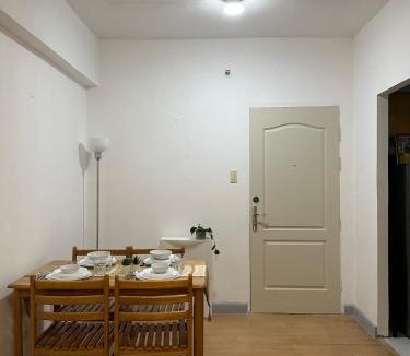 Bonifacio Global City Apartment | Cozy Urban Retreat in Burgos Circle, BGC