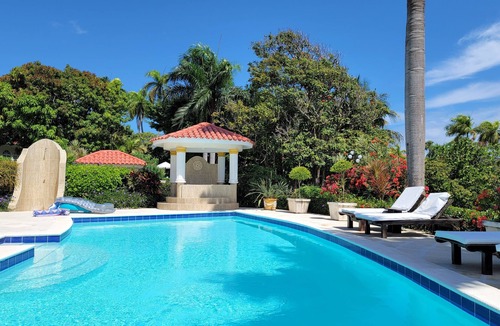 Cofresi House | Crown Villa All-Inclusive! Tropical Paradise for Family or a Romantic Getaway!