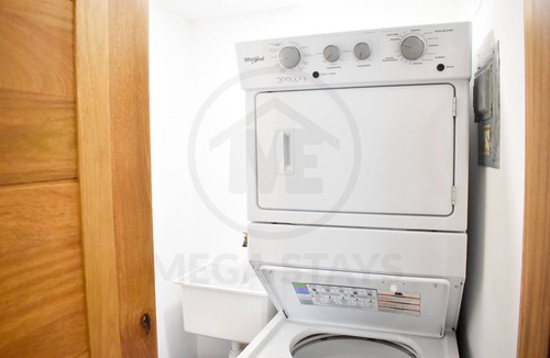 La Julia Apartment | Deluxe 1Bed Apt. City & Sea View WiFi, Pool & Gym