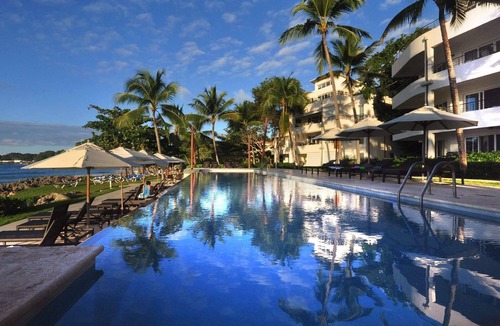 El Batey Condo | Deluxe Instyle Residences 1 BR Infiniti Blu with a Private Beach access