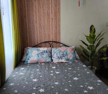 Moonwalk House | Deviente's Guesthouse