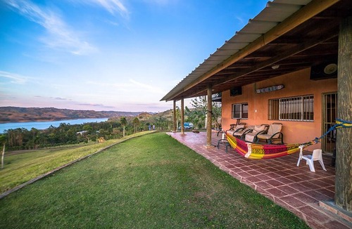 Yaque Arriba House | DISCONNECT - spend the weekend with your family on a lake