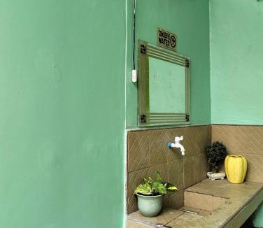 Downtown Tacloban Hostel | Don Pedro shared bathroom