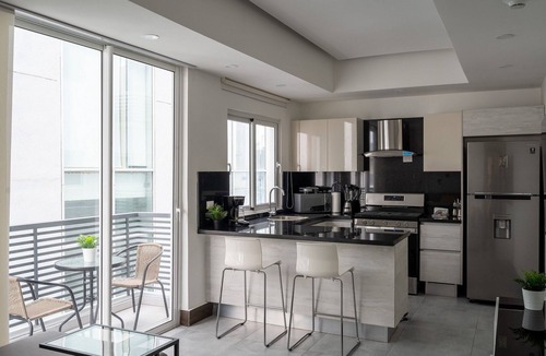 Evaristo Morales Condo | Downtown*Cozy*1br* POOL* 50MB| Yellowkey
