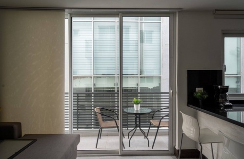 Evaristo Morales Condo | Downtown*Cozy*1br* POOL* 50MB| Yellowkey