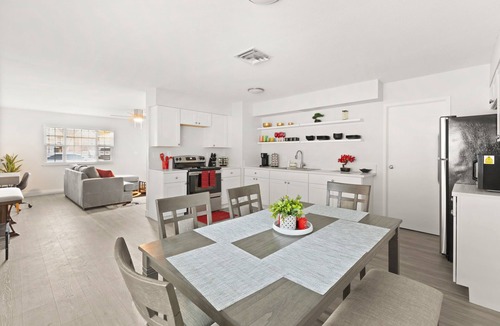 Downtown Las Vegas Apartment | Downtown Las Vegas 7BR 4BA 11 Bed 3000 sf + Outdoor Space Fremont St Arts Dist
