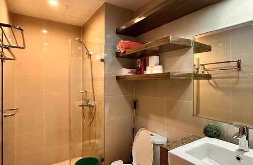 Bagumbayan Apartment | Eastwood Lux Home Away From Home (> 6 month stays, pet friendly, amazing pools)