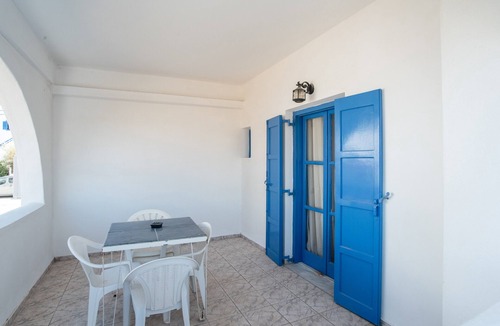 Perissa Apartment | Economy Quadruple Room Apartment with Balcony, Wi-Fi and Air Conditioning