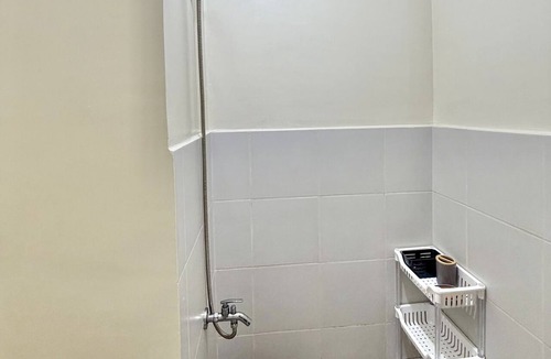 Highway Hills Apartment | EDSA Cozy City View Stay by Easy Properties