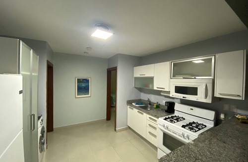 Villas Del Mar Apartment | Elegant 2-BR Ocean View Apt. Pool, Jacuzzi, Just Walk to Beautiful Sandy Beach