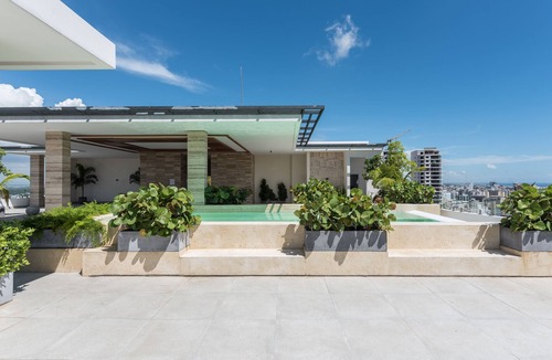 Yolanda Morales Apartment | Elegant apt with pools and jacuzzi in the center of SD
