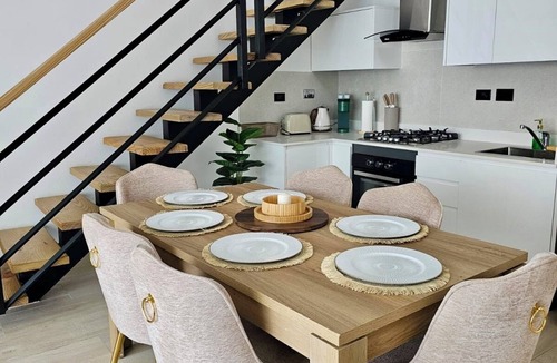 Dominicus Apartment | Estrella Garden Antlia 304 New Modern Penthouse