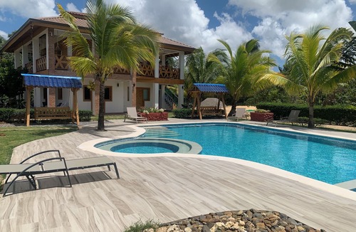 Higuey Villa | Fabulous 8-bedroom villa with AC in vibrant Higuey
