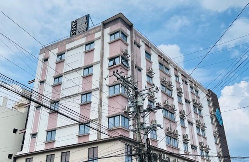 Ormoc Hotel | Fans Hotel Ormoc City by RedDoorz
