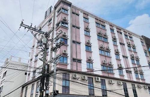 Ormoc Hotel | Fans Hotel Ormoc City by RedDoorz