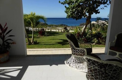 Dominicus Apartment | Flat 10 directly on the Caribbean Sea