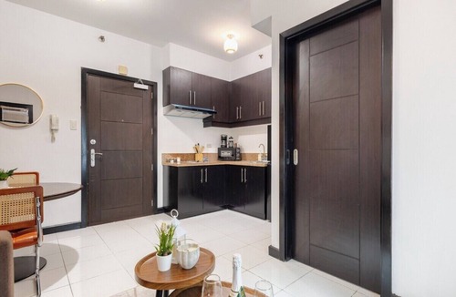 Barangka Ilaya Condo | Gateway Regency 1BR—Walk to MRT Boni with Pool & Gym