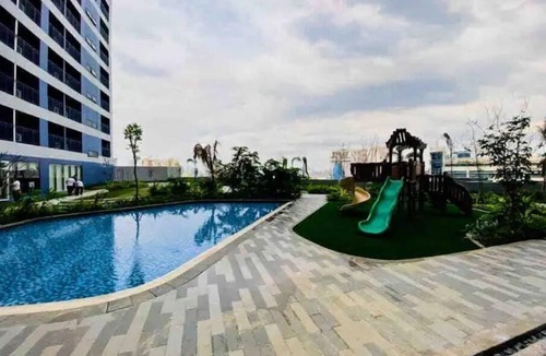 San Antonio Condo | Glam Private 1-BR AIR + Makati City Skyline View
