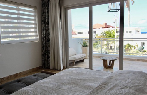 Los Brazos Villa | Gorgeous 3 bedroom Second Line from the ocean in 24 hour secure community