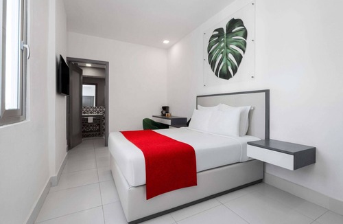 San Anton Hotel | Gran Hotel Europa Santo Domingo, Trademark by Wyndham