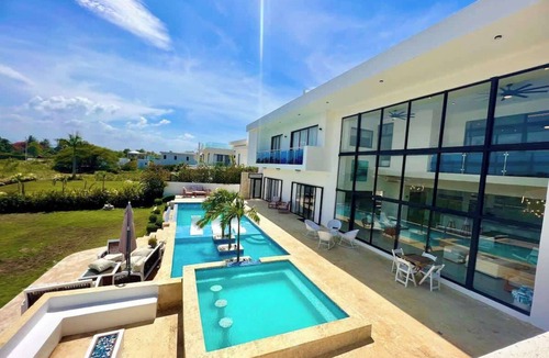 Playa Chiquita Villa | Grand Luxury Villa in Sosua Ocean Village