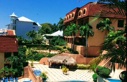 El Batey Hotel | Guest-friendly hotel room steps from beach&bars, with sea views