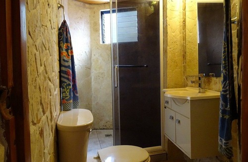 Playa Chiquita Hotel | Guest-friendly suite with jacuzzi, love swing, mirrors, perfect for single men!