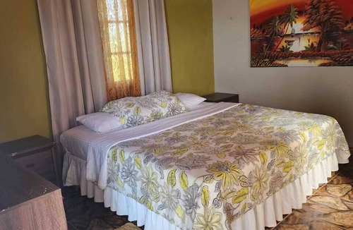 La Caleta Bed & Breakfast | HABITACION A 5 MINUTOS DEL AEROPUERTO