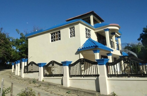 Buen Hombre House | Hello Casa Mena Kompressa Mente Ekipa