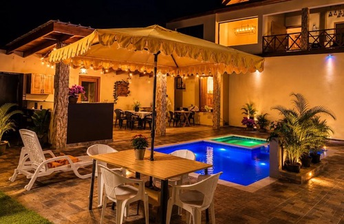 La Vega Province Villa | Hermosa Villa con vista a la montaña, Piscina, BBQ, Jacuzzi, Rio cerca