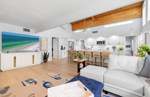 Indian Rocks Beach Condo | High-end Beach heaven, Sleeps 10, 3 private decks