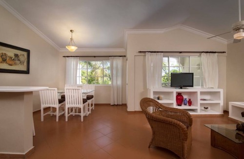 Los Maestros Condo | Hillside Residence Suites - 1 & 2 Bedroom - Gold or Black All-Inclusive
