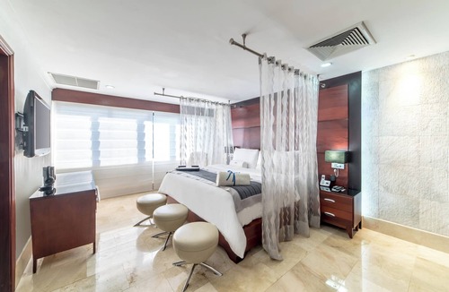 Los Jardines Hotel | Hodelpa Gran Almirante Hotel & Casino