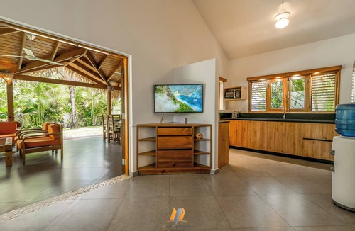 La Iglesia Villa | Holiday Private house/Pool/200M beach-restaurants/Free-Wifi