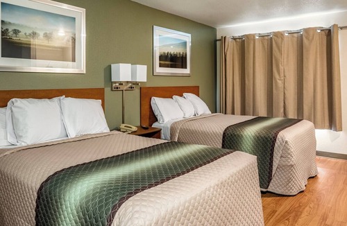 Springfield Hotel | HomeTowne Studios By Red Roof Eugene - Springfield