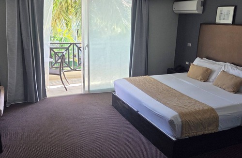El Callejon Hotel | Hotel Niza Garden Suites