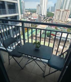 Legazpi Village Apartment | J and J RED Residence